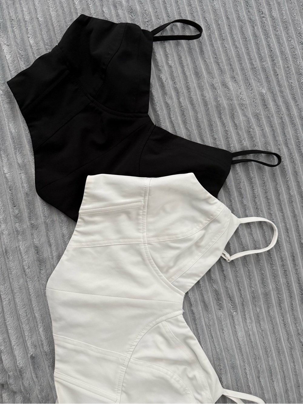 Women’s Seam-Detail Crop Tank Top Corset - Black and White